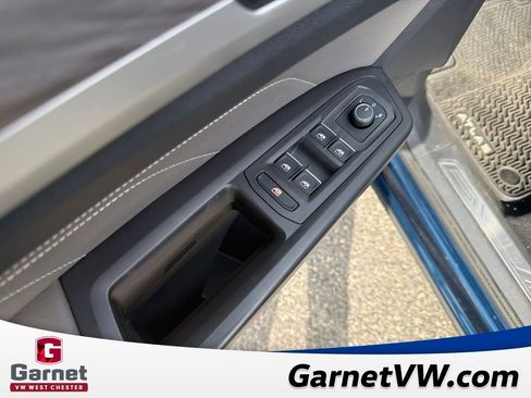 Used 2023 Volkswagen Atlas Cross Sport SE w/ Panoramic Sunroof Package image 12
