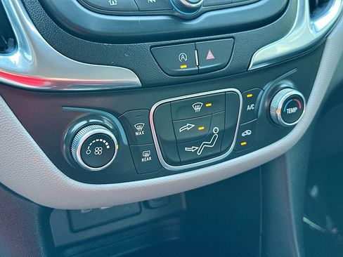 Certified 2022 Chevrolet Equinox LS w/ LS Convenience Package image 16