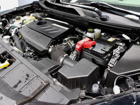 Certified 2023 Nissan Rogue SV FWD image 15