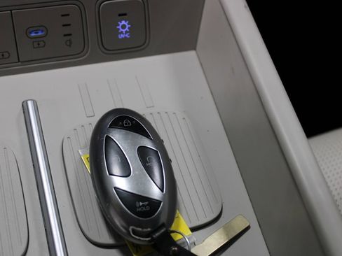 Used 2024 Hyundai Santa Fe Limited image 50