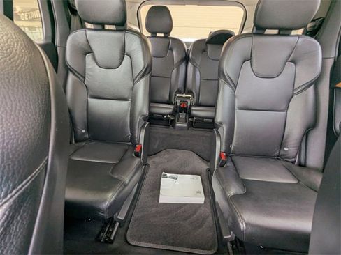 Used 2021 Volvo XC90 T6 Momentum w/ Advanced Package image 23