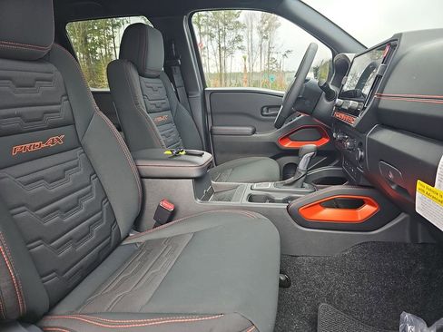New 2026 Nissan Frontier PRO-4X w/ Pro-4x Convenience Package image 13