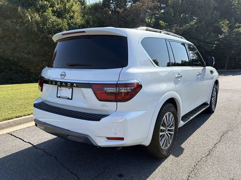 Used 2022 Nissan Armada SL w/ Captain's Chairs Package AWD/4WD image 3