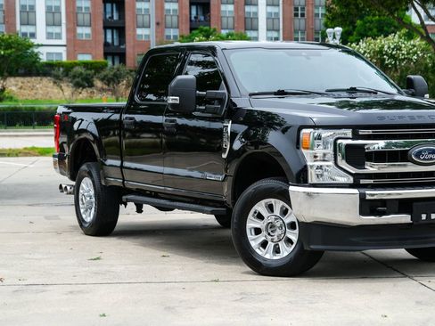 Used 2022 Ford F350 XLT AWD/4WD image 2