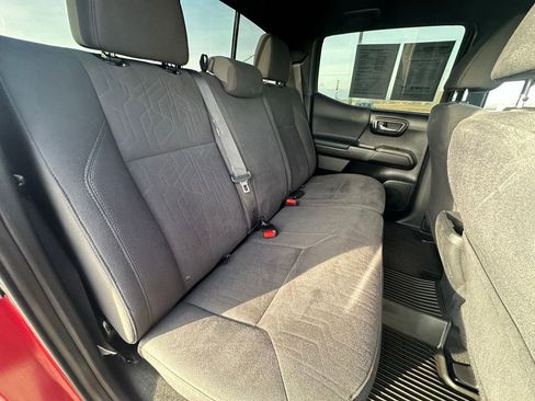 Used 2019 Toyota Tacoma TRD Sport image 28