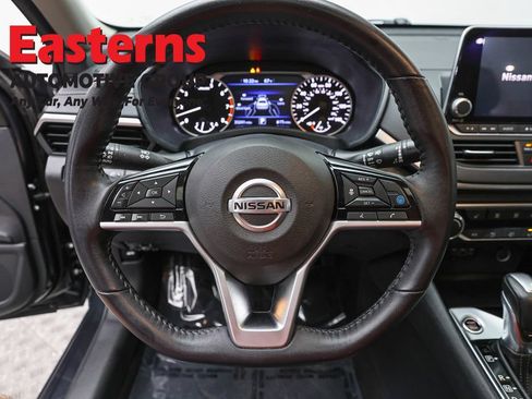 Used 2021 Nissan Altima 2.5 SV w/ SV Premium Package FWD image 10