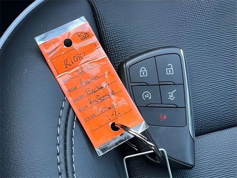 Used 2025 Buick Enclave Preferred image 34