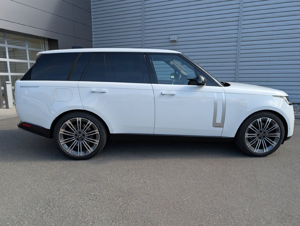 Used 2023 Land Rover Range Rover Autobiography AWD/4WD image 5