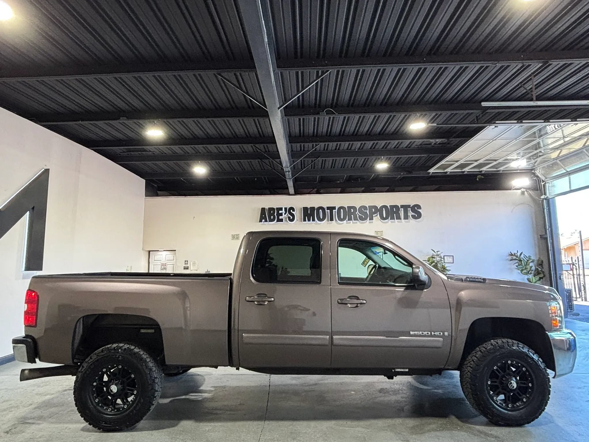 Used 2008 Chevrolet Silverado 2500 LTZ w/ Safety Package AWD/4WD image 4