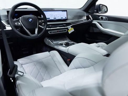 New 2026 BMW X5 xDrive50e image 22
