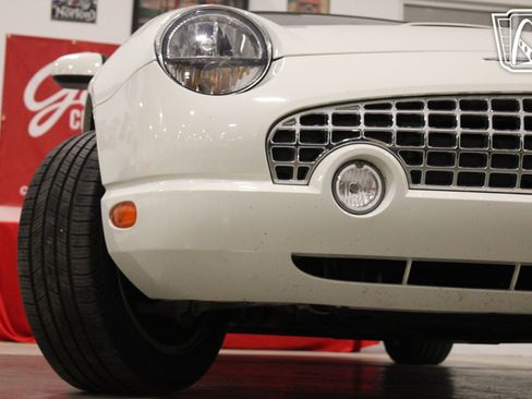 Used 2002 Ford Thunderbird image 24