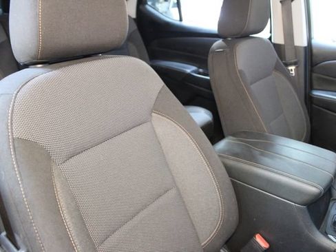 Used 2021 Chevrolet Traverse LS FWD image 11