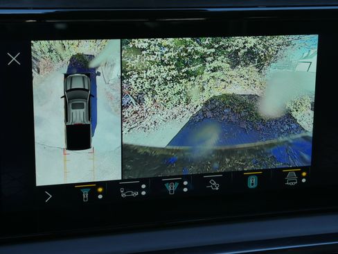 Used 2022 GMC Sierra 1500 AT4X image 12