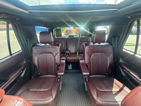 Used 2024 Ford Expedition Limited RWD image 17