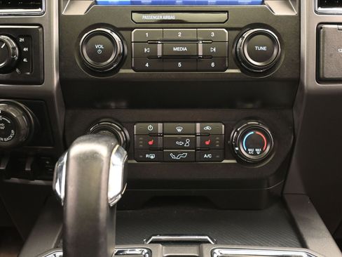 Used 2020 Ford F150 XLT w/ Equipment Group 302A Luxury AWD/4WD image 36