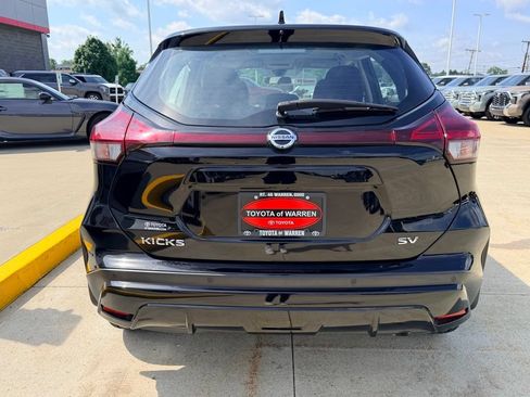 Used 2021 Nissan Kicks SV FWD image 6