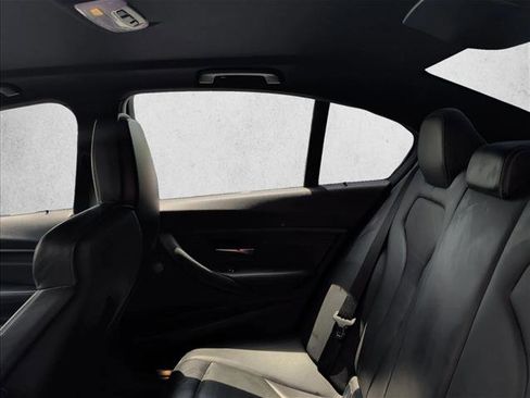 Used 2016 BMW M3 RWD image 17