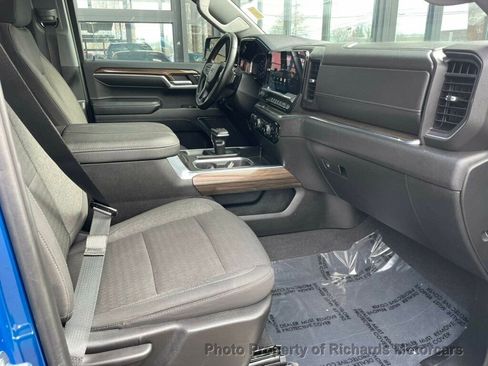 Used 2024 Chevrolet Silverado 1500 RST w/ Z71 Off-Road Package image 23