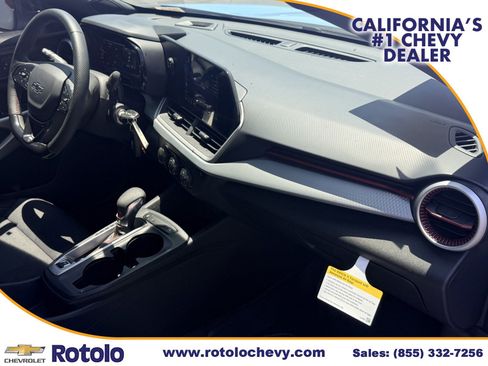 Used 2024 Chevrolet Trax RS w/ Sunroof Package FWD image 7