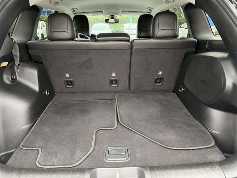 Used 2019 Jeep Cherokee Limited image 34