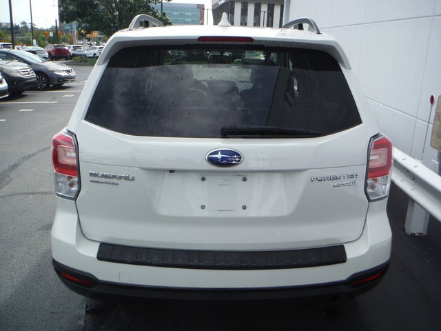 Used 2017 Subaru Forester 2.5i Premium w/ All-Weather Package AWD/4WD image 9