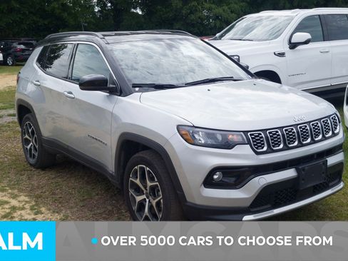Used 2025 Jeep Compass Limited AWD/4WD image 3