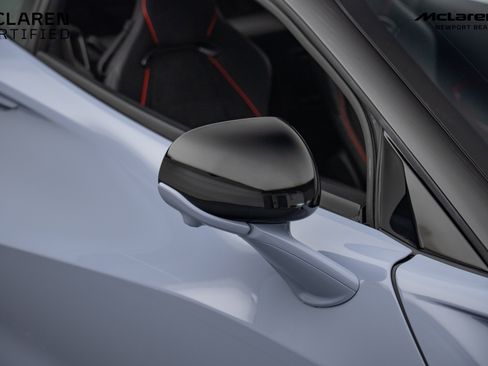 Used 2024 McLaren Artura image 5