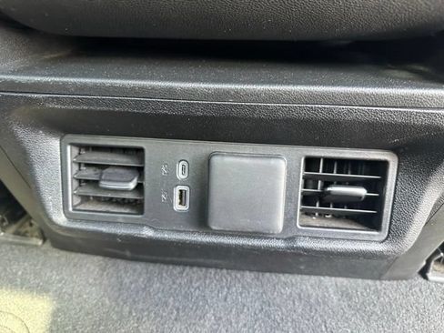 Used 2025 GMC Sierra 1500 SLT AWD/4WD image 12