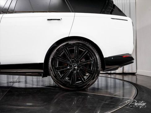 Used 2025 Land Rover Range Rover Autobiography AWD/4WD image 7