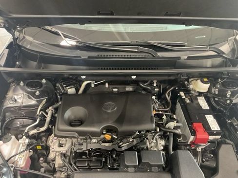 Used 2025 Toyota RAV4 XLE AWD/4WD image 30