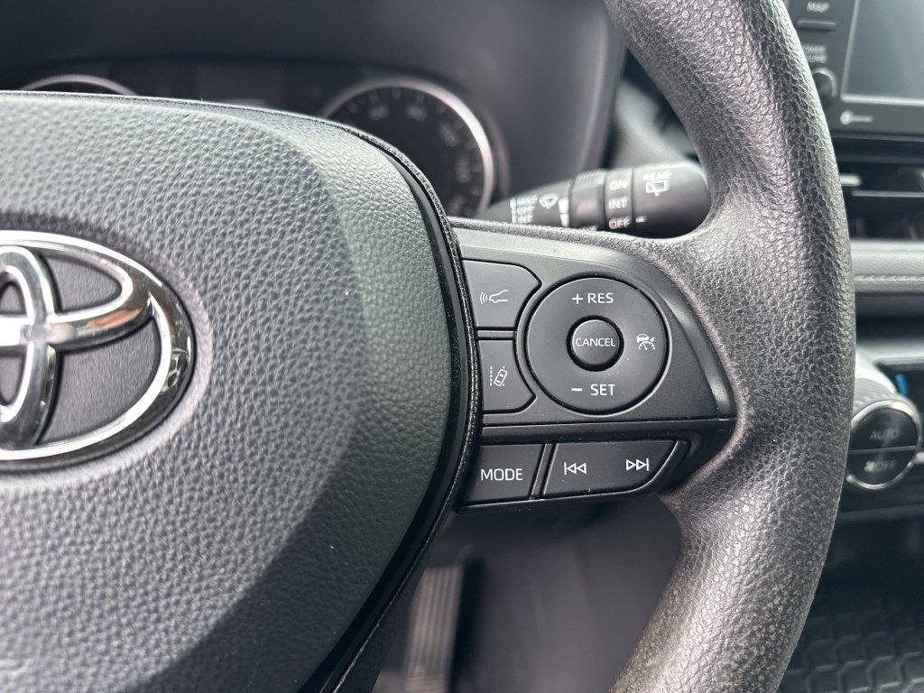 Used 2021 Toyota RAV4 XLE AWD/4WD image 20