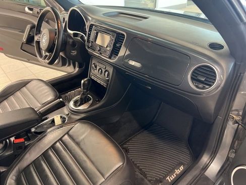 Used 2012 Volkswagen Beetle Turbo image 16