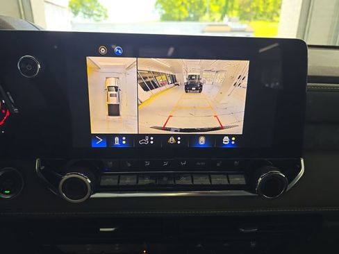 Used 2023 Chevrolet Colorado ZR2 w/ ZR2 Convenience Package III AWD/4WD image 17