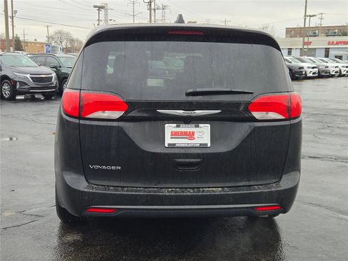 New 2026 Chrysler Voyager LX image 15