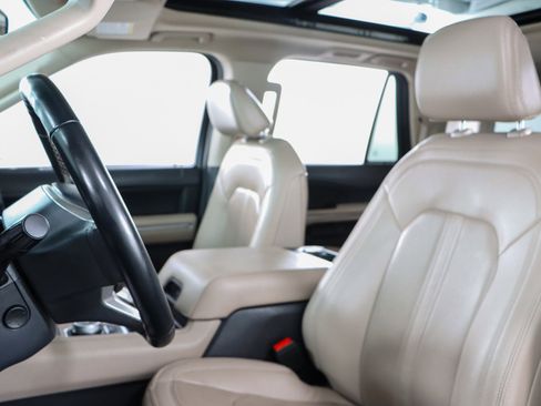Used 2023 Ford Expedition Max Limited image 27