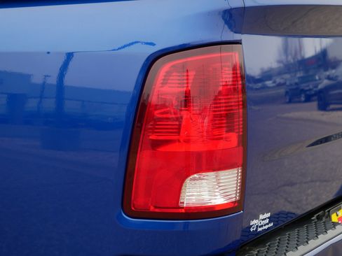 Used 2015 RAM 1500 Express image 17