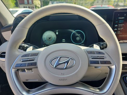 Used 2024 Hyundai Palisade Limited AWD/4WD image 18