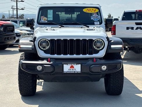Used 2024 Jeep Wrangler Unlimited Rubicon image 9