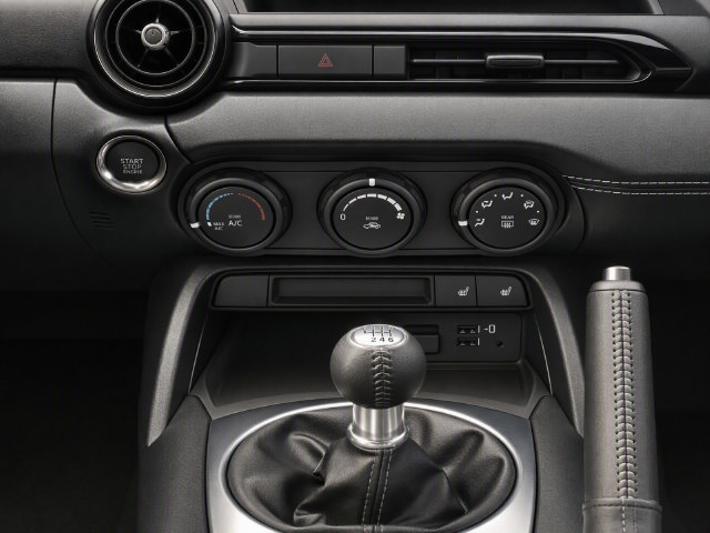 Certified 2023 MAZDA MX-5 Miata Club RWD image 10