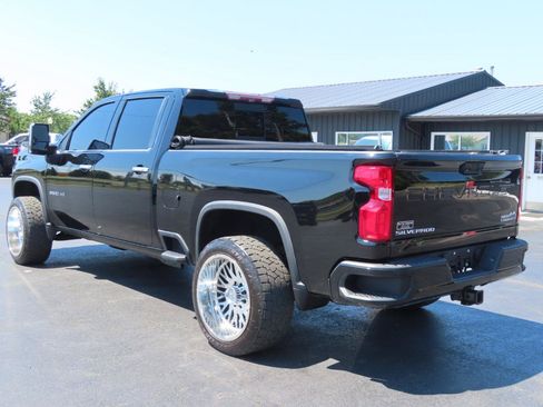 Used 2020 Chevrolet Silverado 2500 High Country w/ Z71 Off-Road Package AWD/4WD image 4