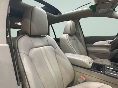 Used 2012 Lincoln MKX AWD image 18