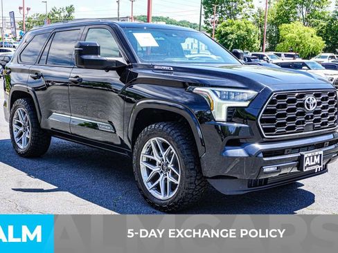 Used 2025 Toyota Sequoia Platinum AWD/4WD image 4