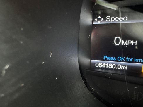 Used 2021 Ford Edge Titanium AWD/4WD image 23