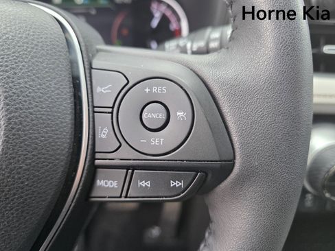 Used 2024 Toyota RAV4 XLE Premium image 21