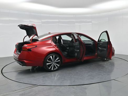 Used 2019 Nissan Altima 2.5 SR FWD image 4