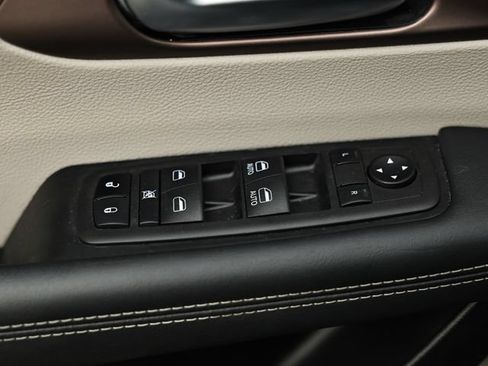 Used 2024 Chrysler Voyager LX FWD image 17