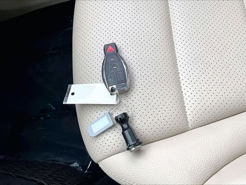 Used 2017 Mercedes-Benz GLC 300 image 13