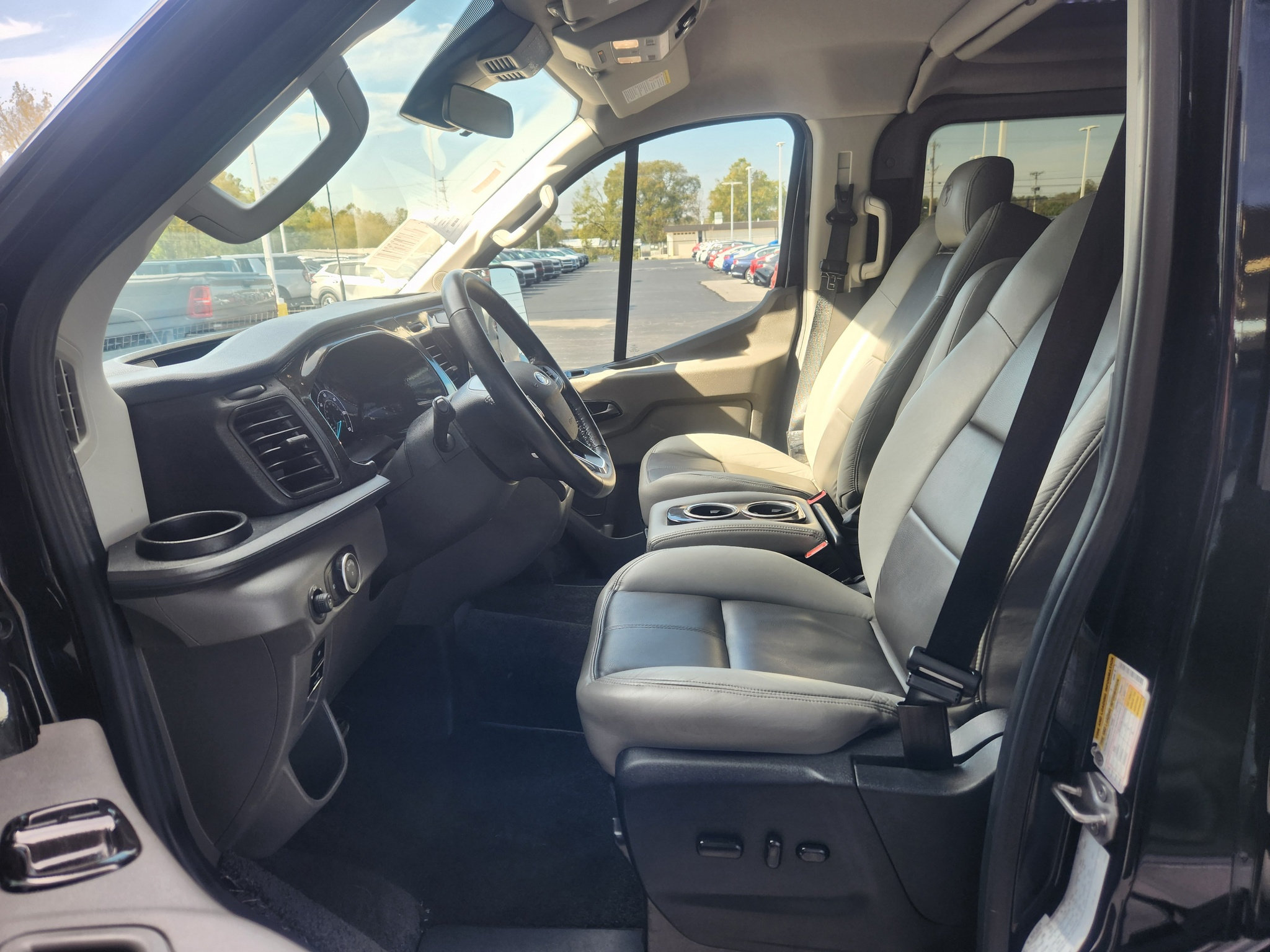 Used 2023 Ford Transit 150 Low Roof AWD image 31