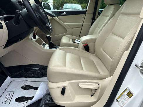 Used 2012 Volkswagen Tiguan SE AWD/4WD image 11
