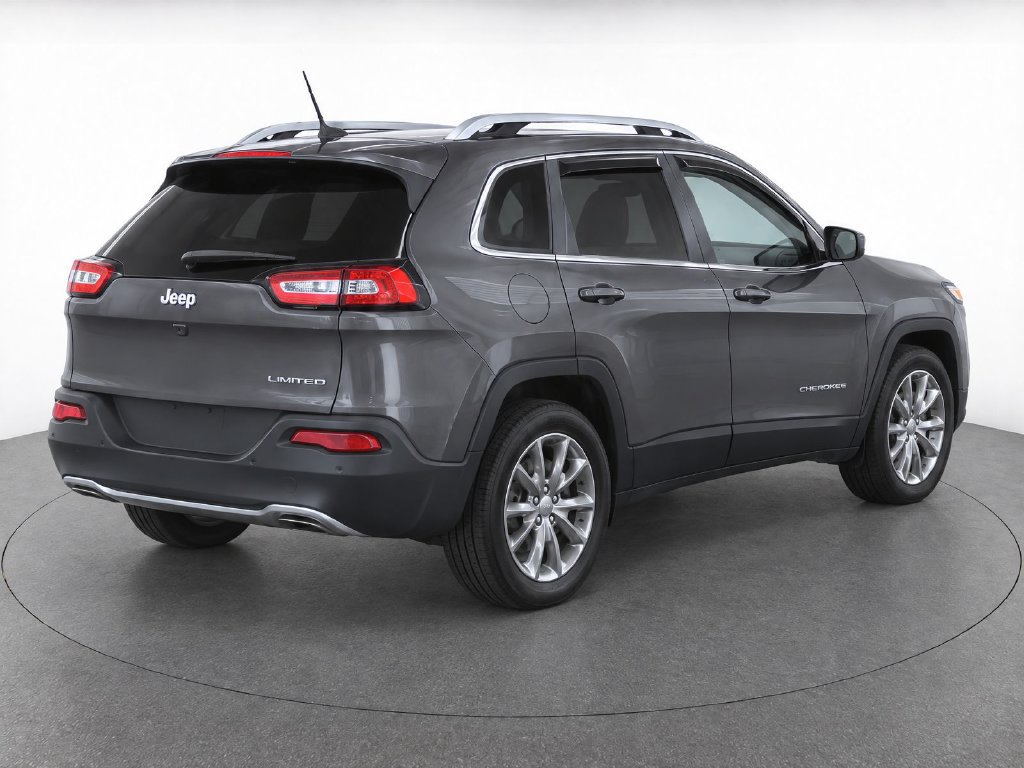 Used 2018 Jeep Cherokee Limited FWD image 4